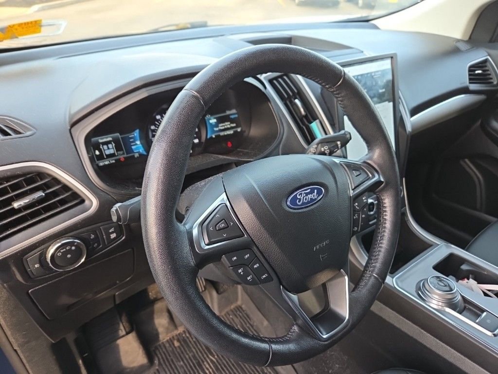 Used 2022 Ford Edge SEL w/ Convenience Package image 16