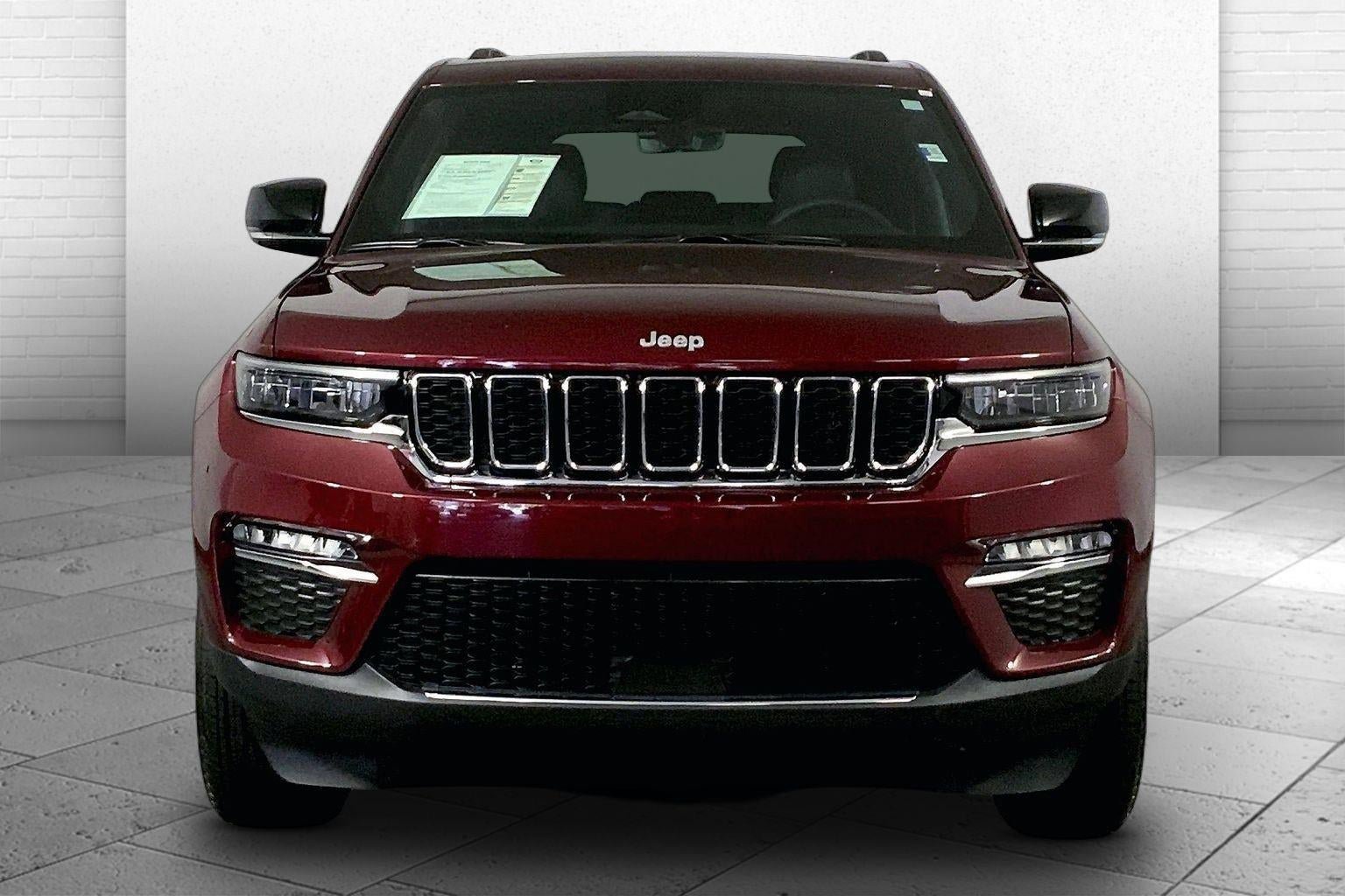 Used 2025 Jeep Grand Cherokee Limited AWD/4WD image 2