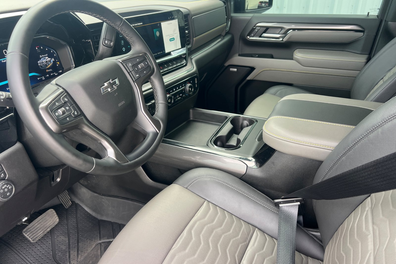 Used 2026 Chevrolet Silverado 2500 ZR2 AWD/4WD image 4