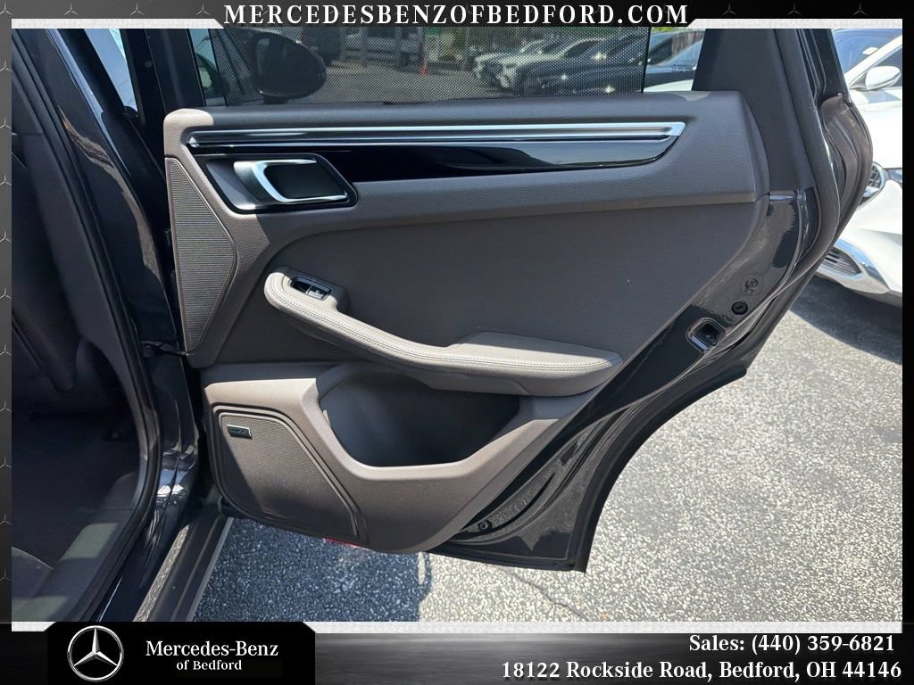 Used 2020 Porsche Macan AWD/4WD image 24