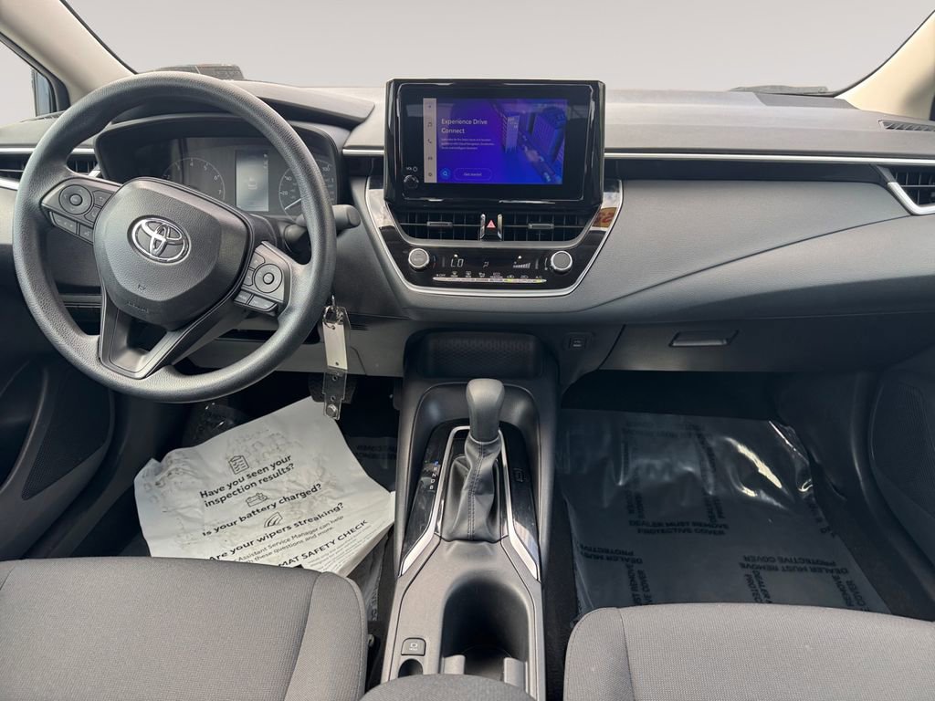 Used 2025 Toyota Corolla LE FWD image 10