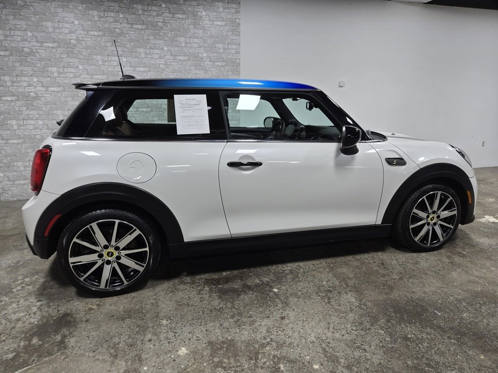 Used 2024 MINI Cooper SE image 3