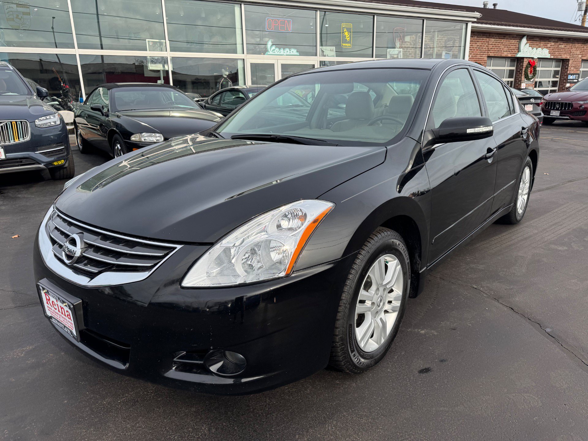 Used 2011 Nissan Altima 2.5 SL w/ 2.5SL Pkg FWD image 1