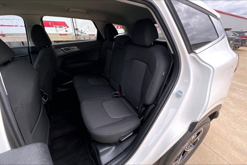 Used 2024 Kia Sportage LX AWD/4WD image 26