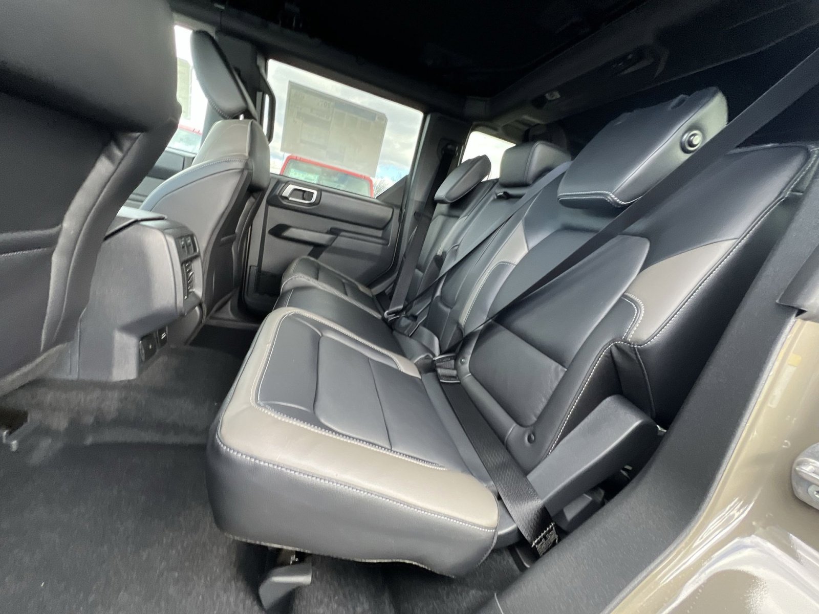 New 2025 Ford Bronco Outer Banks image 24