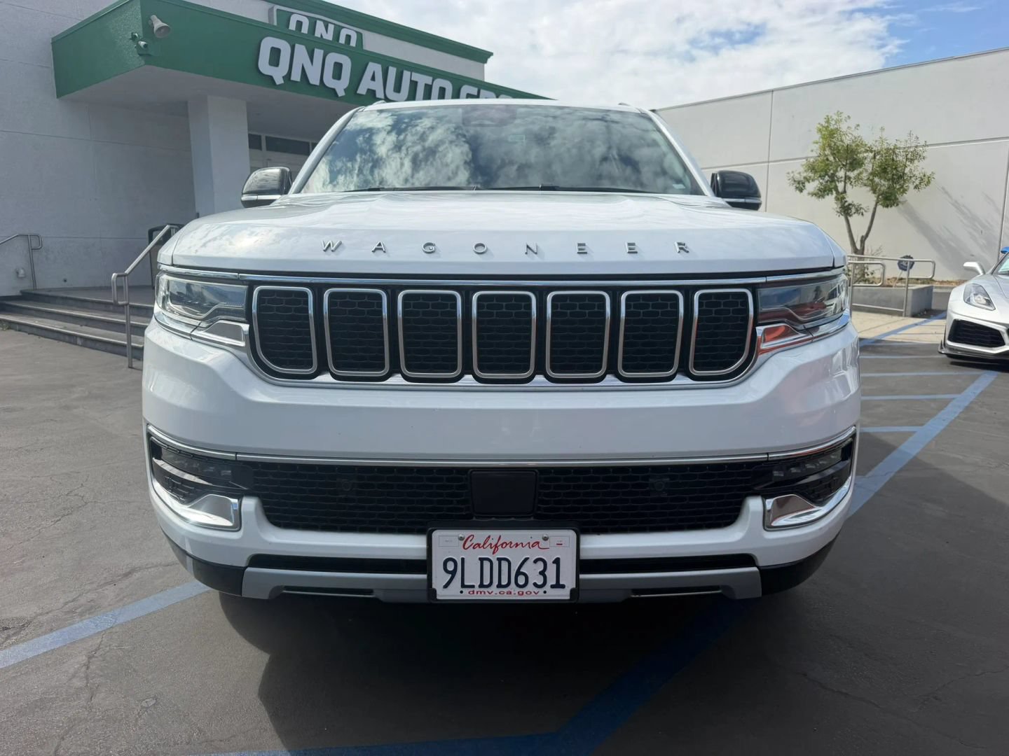 Used 2024 Jeep Wagoneer L Series II RWD image 3