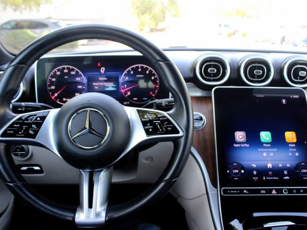 Used 2025 Mercedes-Benz C 300 4MATIC Sedan image 39