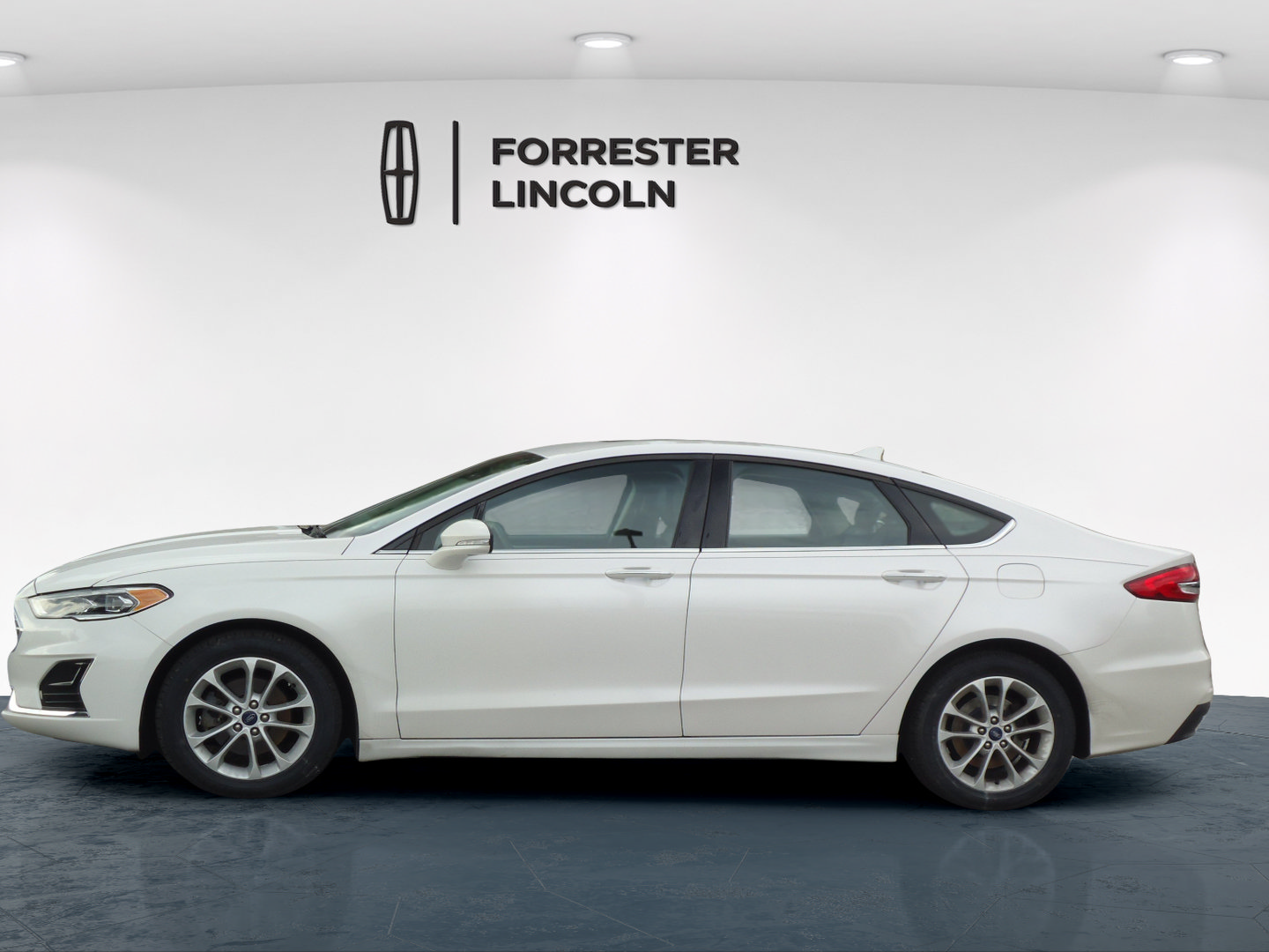 Used 2020 Ford Fusion SEL FWD image 6