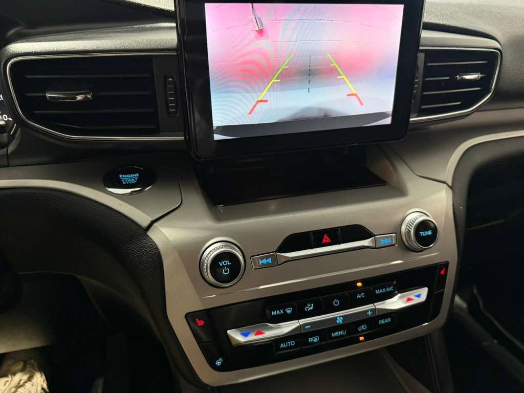 Used 2022 Ford Explorer XLT w/ Equipment Group 202A RWD image 22