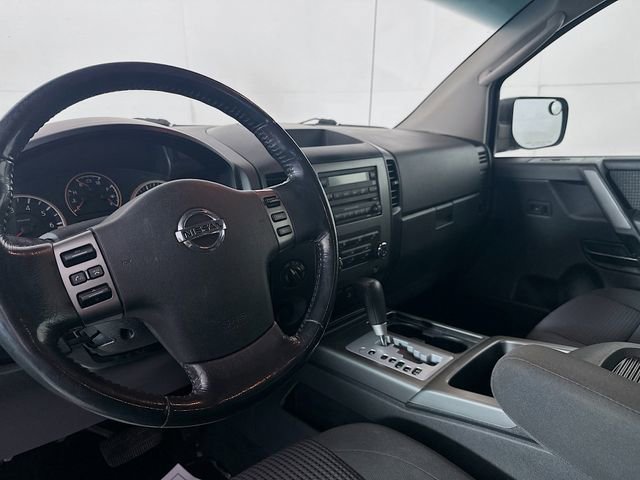 Used 2010 Nissan Titan SE w/ SE Value Truck Pkg image 10