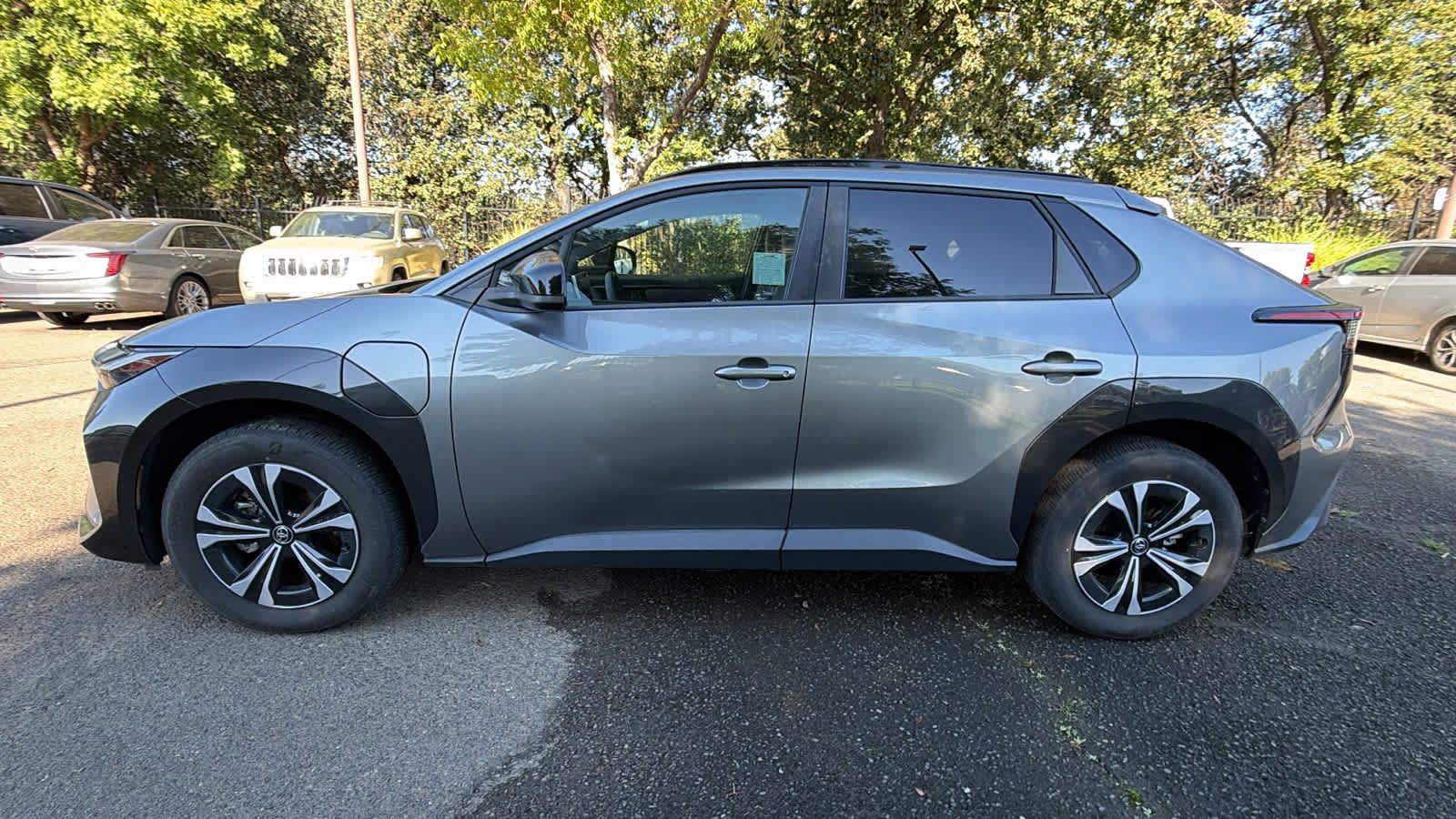 Used 2024 Toyota bZ4X FWD image 8