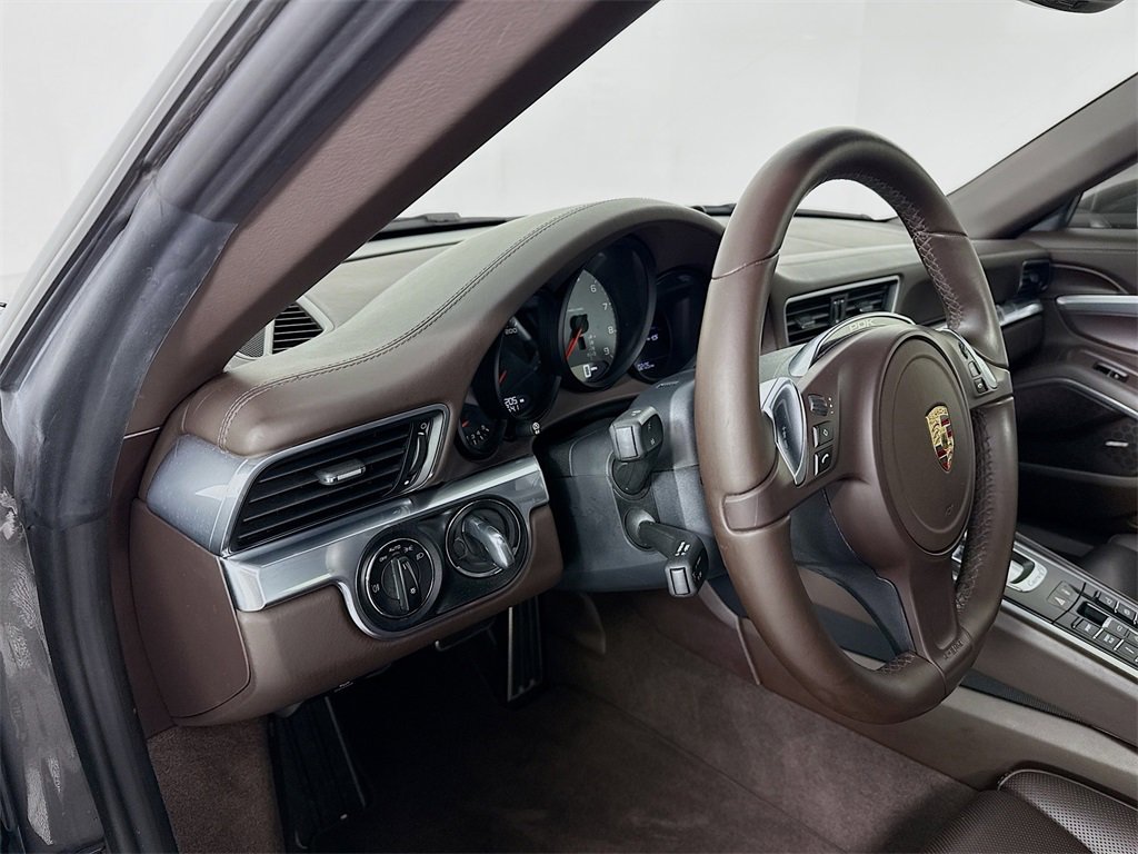 Used 2014 Porsche 911 Carrera 4S image 4