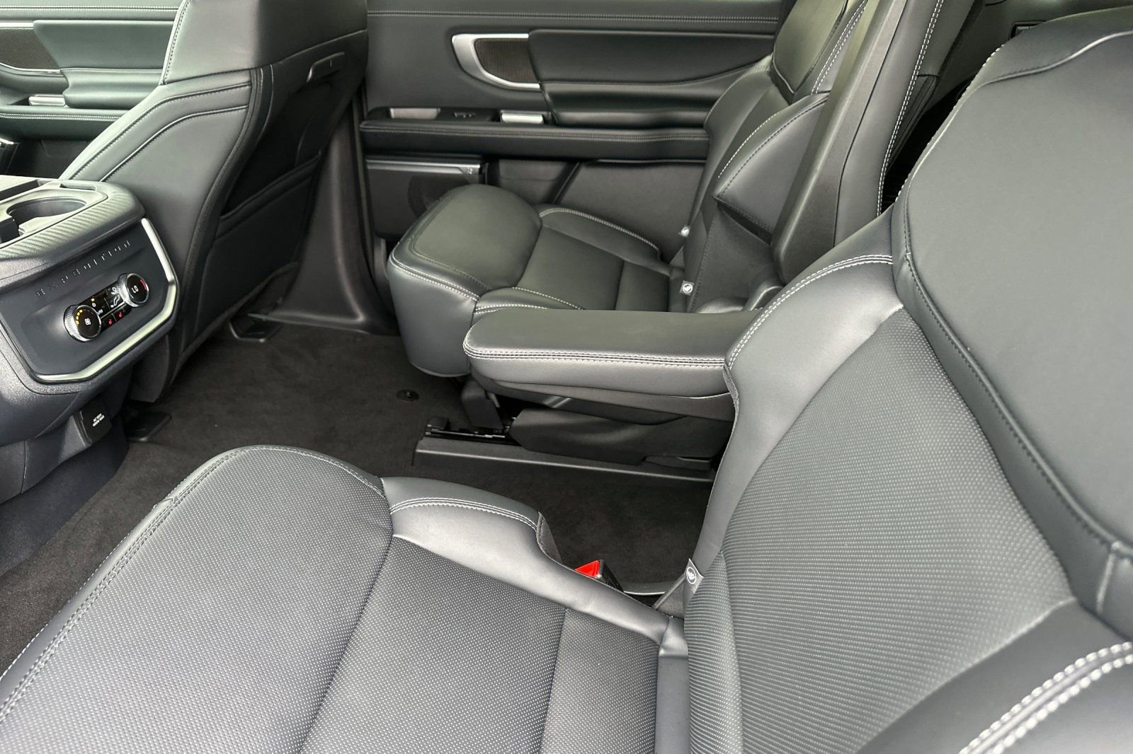 New 2026 Ford Expedition Max Platinum w/ Stealth Appearance Package image 12