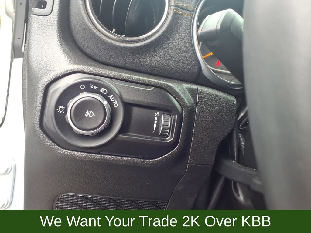 Used 2023 Jeep Wrangler Altitude image 30