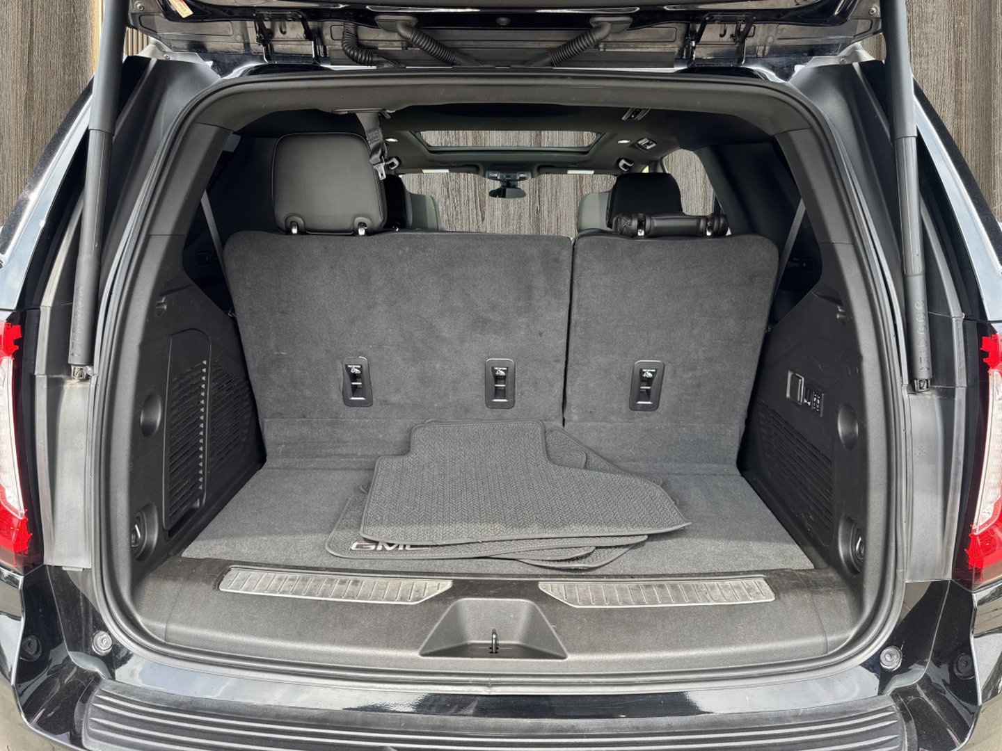 Used 2022 GMC Yukon Denali image 49