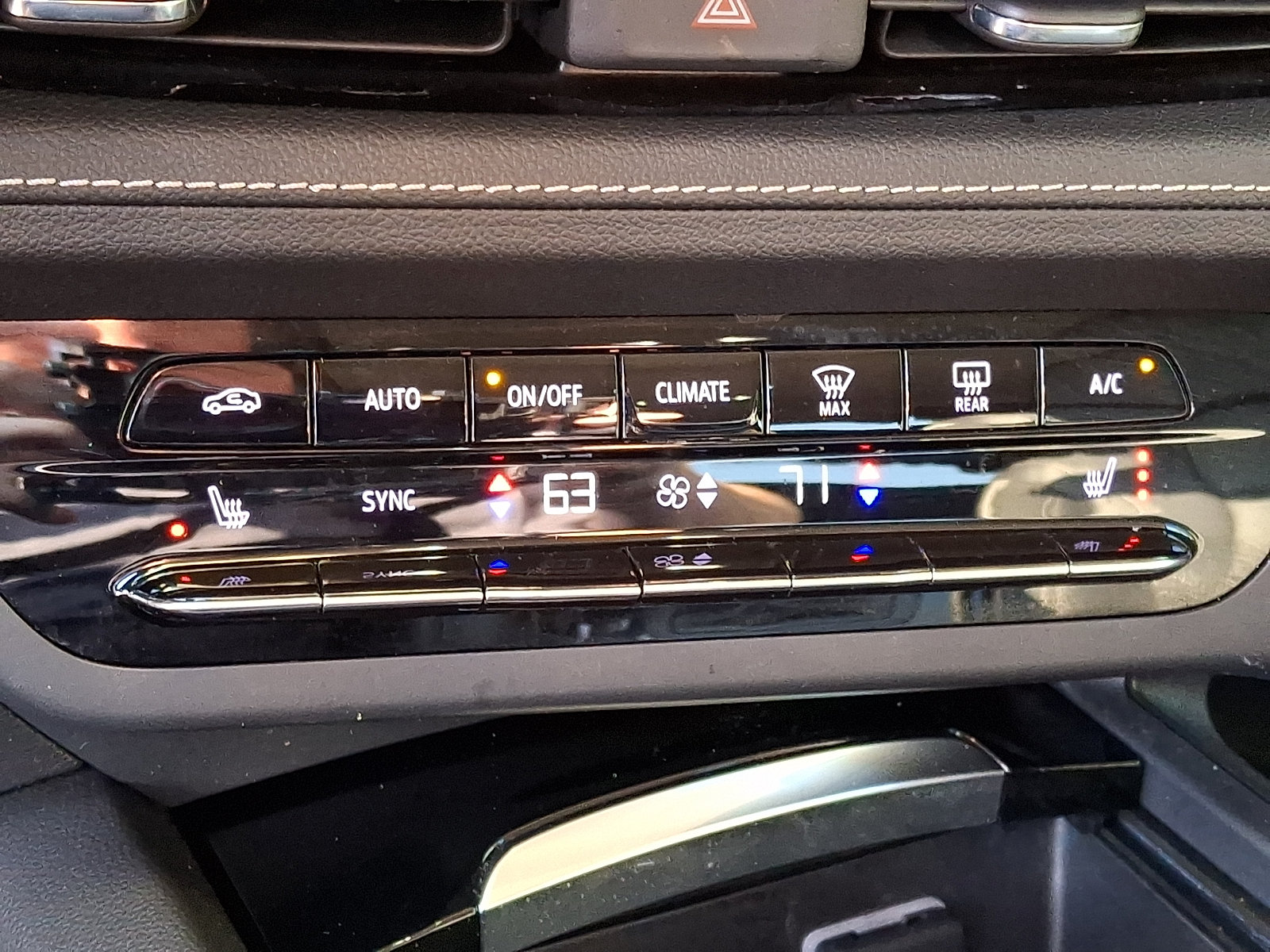 Certified 2022 Buick Envision Essence w/ Technology Package I FWD image 19