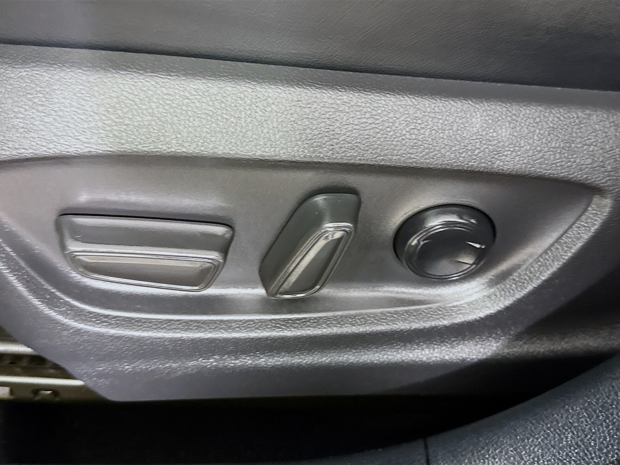 Used 2022 Toyota Prius XLE FWD image 22