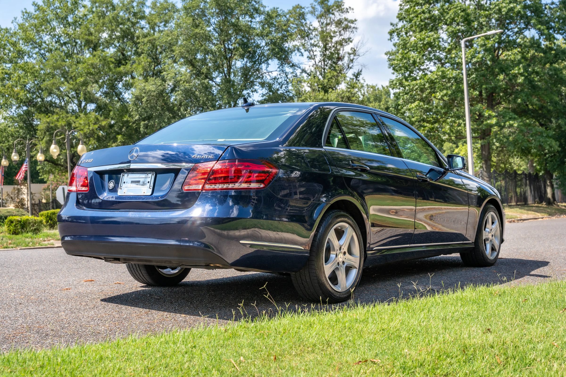 Used 2015 Mercedes-Benz E 350 4MATIC Sedan image 5