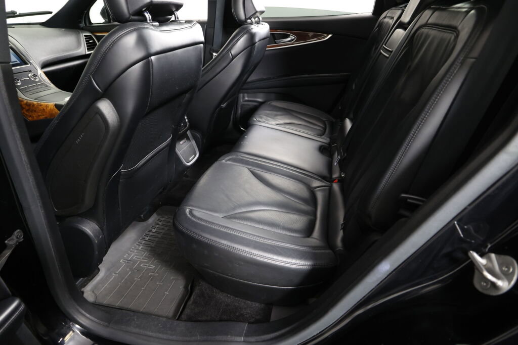 Used 2016 Lincoln MKX Reserve w/ Climate Package image 17