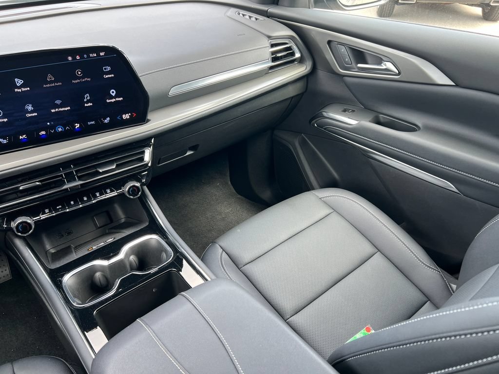 Used 2026 Chevrolet Traverse LT AWD/4WD image 35