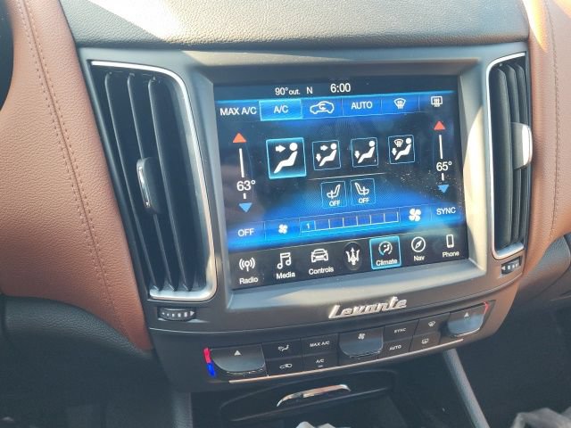 Used 2017 Maserati Levante AWD/4WD image 34