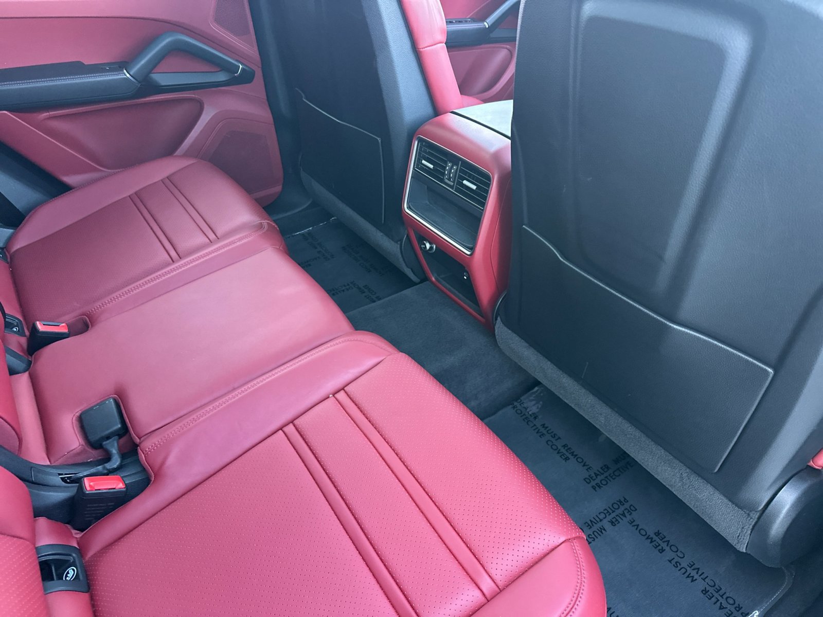 Certified 2023 Porsche Cayenne AWD/4WD image 26