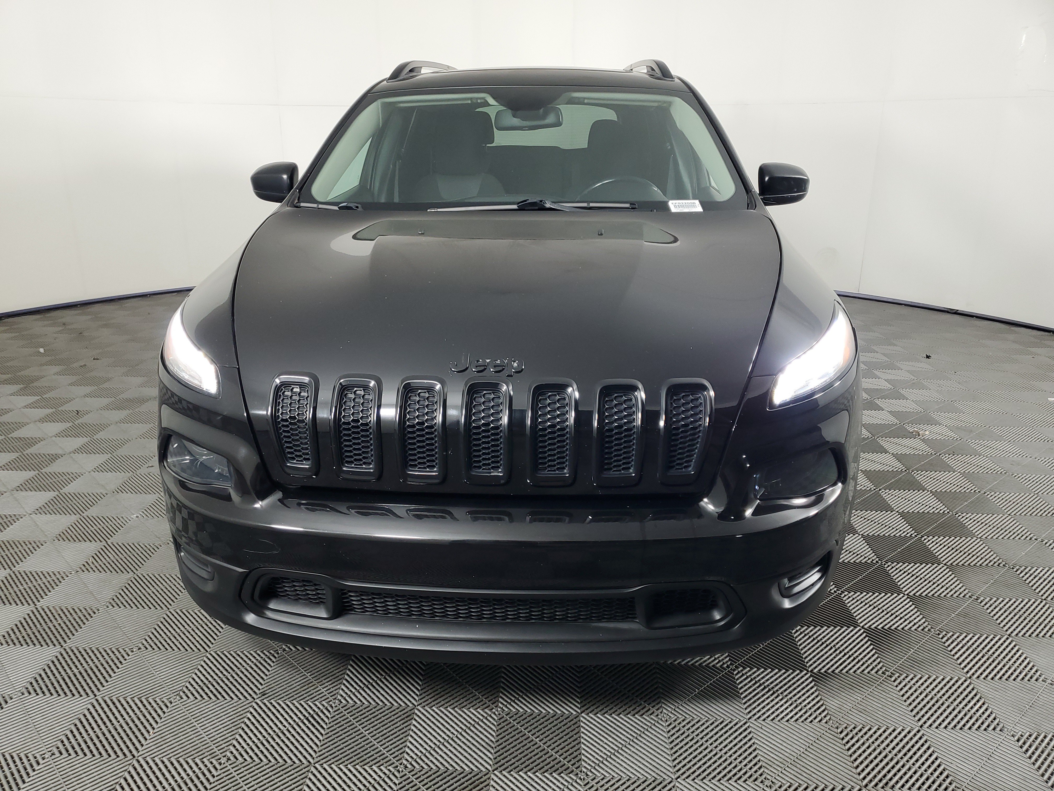 Used 2017 Jeep Cherokee Sport FWD image 9