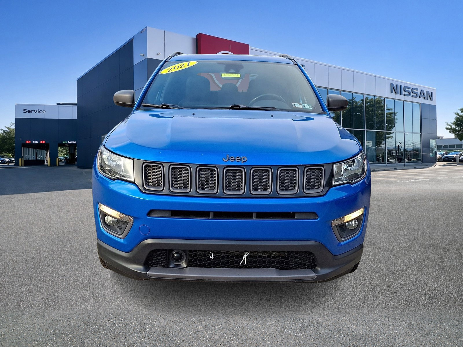 Used 2021 Jeep Compass Latitude w/ Sun and Sound Group AWD/4WD image 2