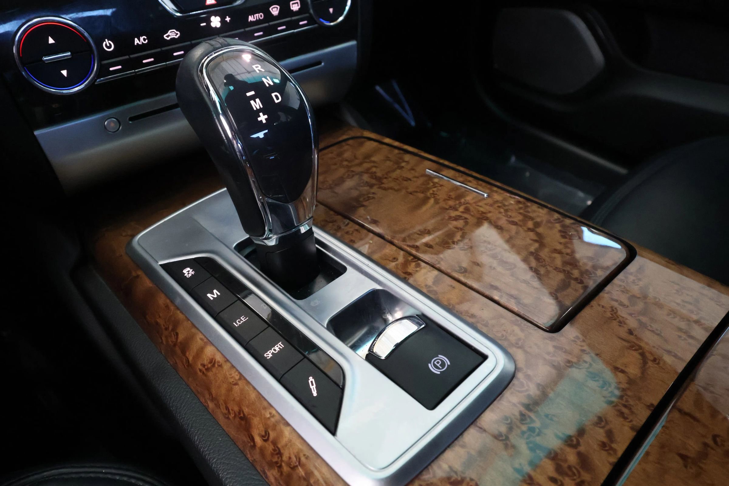 Used 2014 Maserati Quattroporte GTS RWD image 29