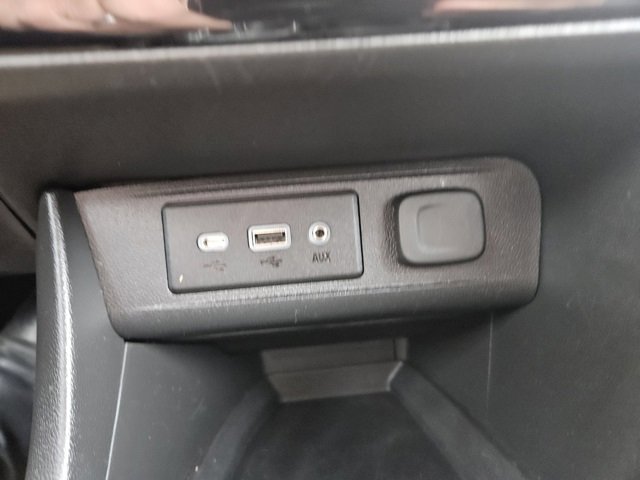 Certified 2022 Buick Encore GX Preferred w/ Cold Weather Comfort Package image 28