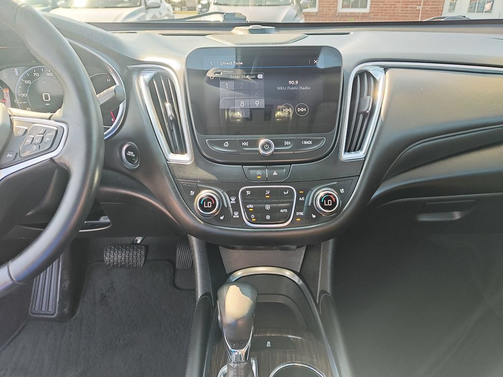 Used 2023 Chevrolet Malibu LT FWD image 19