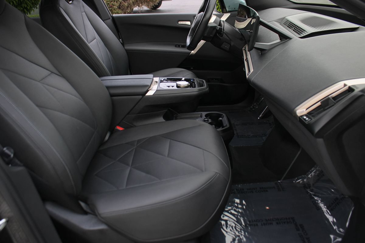 Used 2024 BMW iX xDrive50 w/ Premium Package AWD/4WD image 20