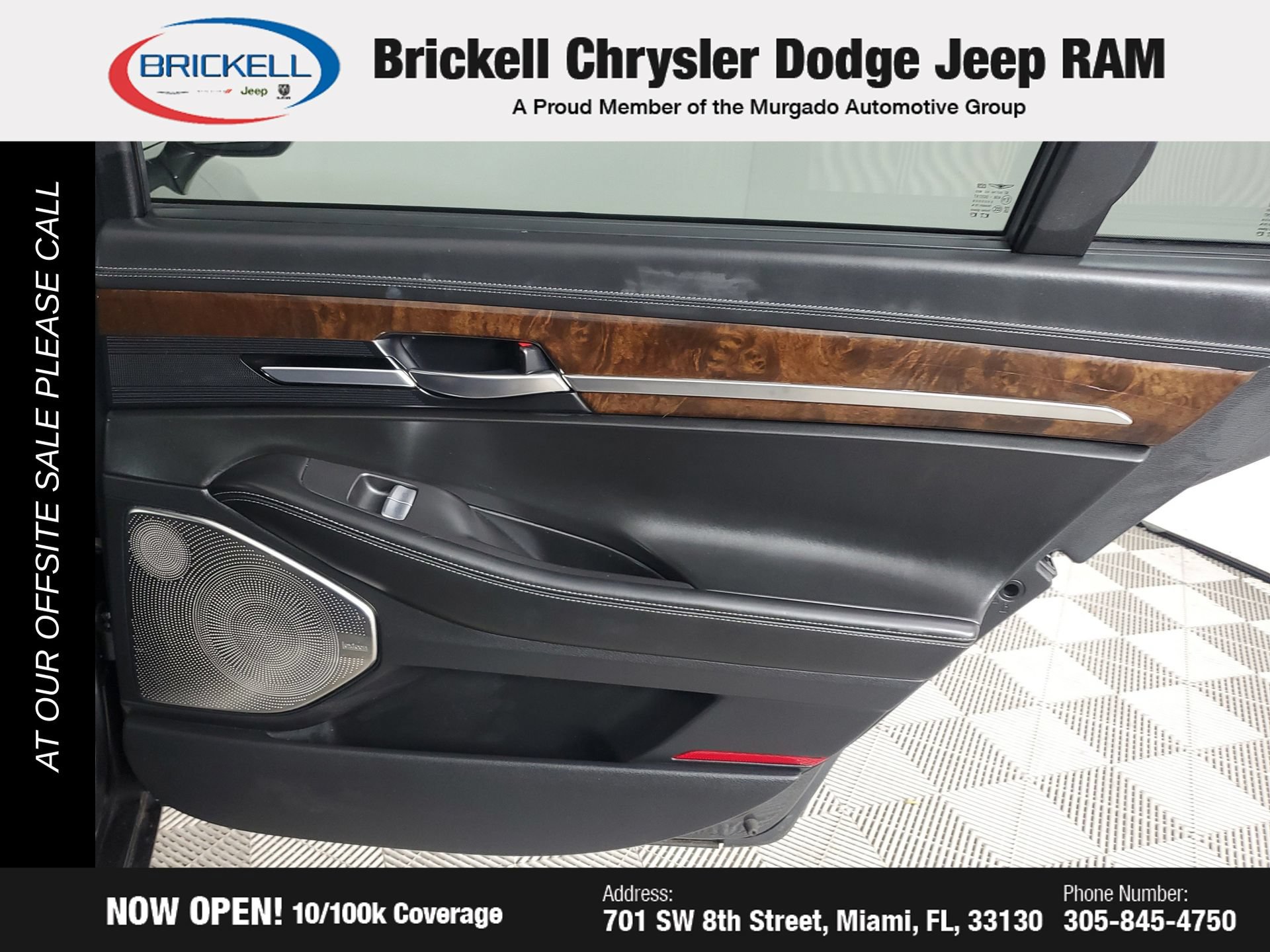 Used 2017 Genesis G90 3.3T Premium RWD image 26