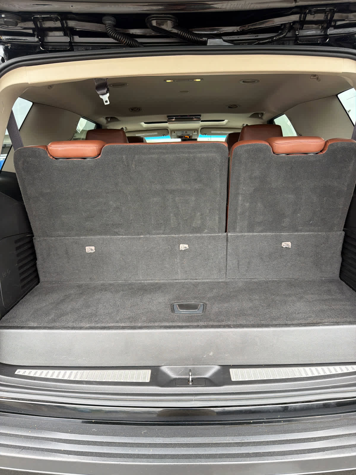 Used 2017 Cadillac Escalade Premium Luxury RWD image 11