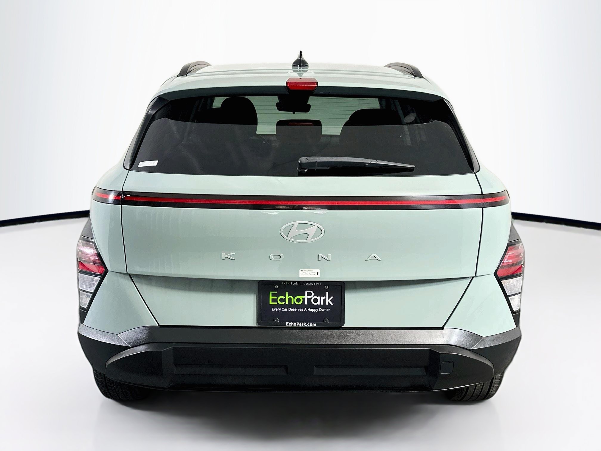 Used 2025 Hyundai Kona SEL FWD image 7