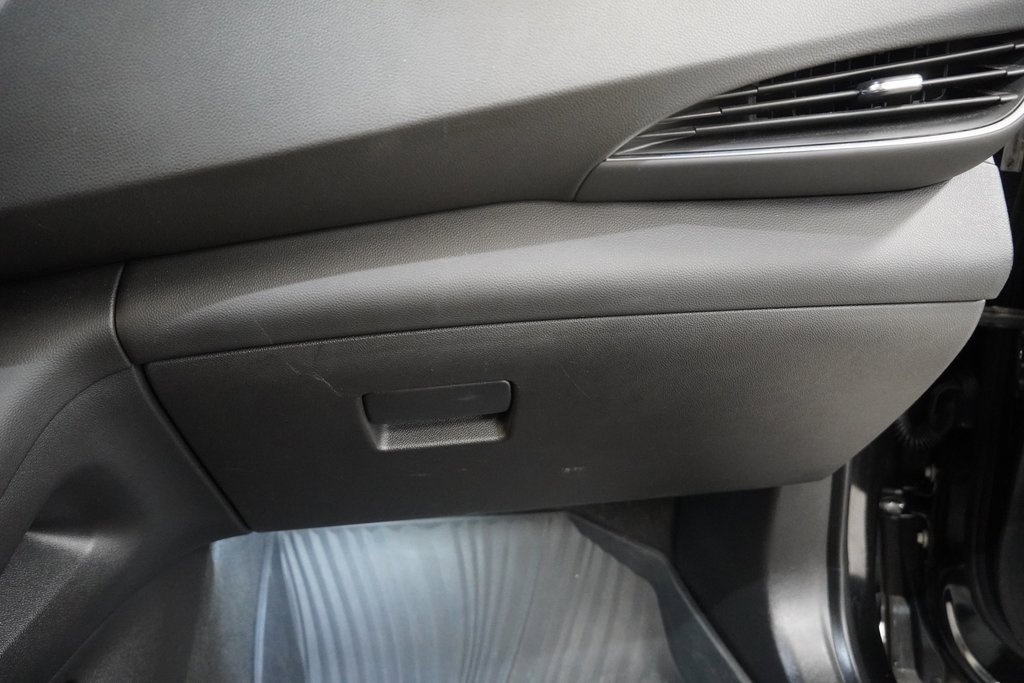 Used 2023 Buick Envision Avenir image 38