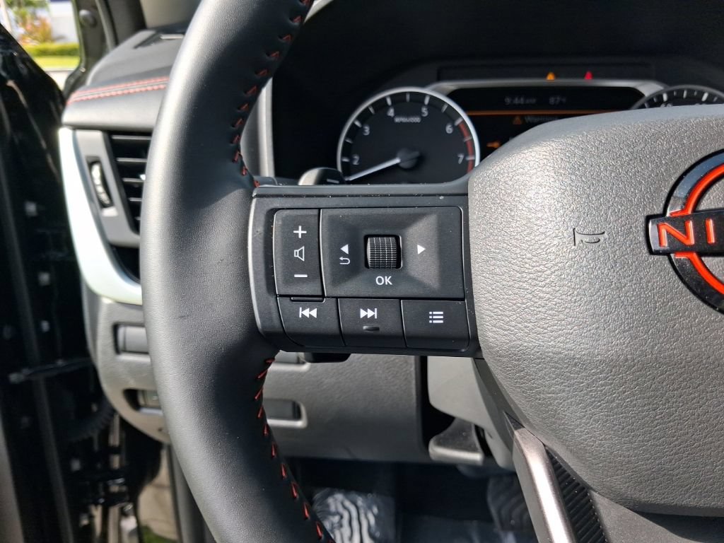 Used 2025 Nissan Rogue SV AWD/4WD image 18