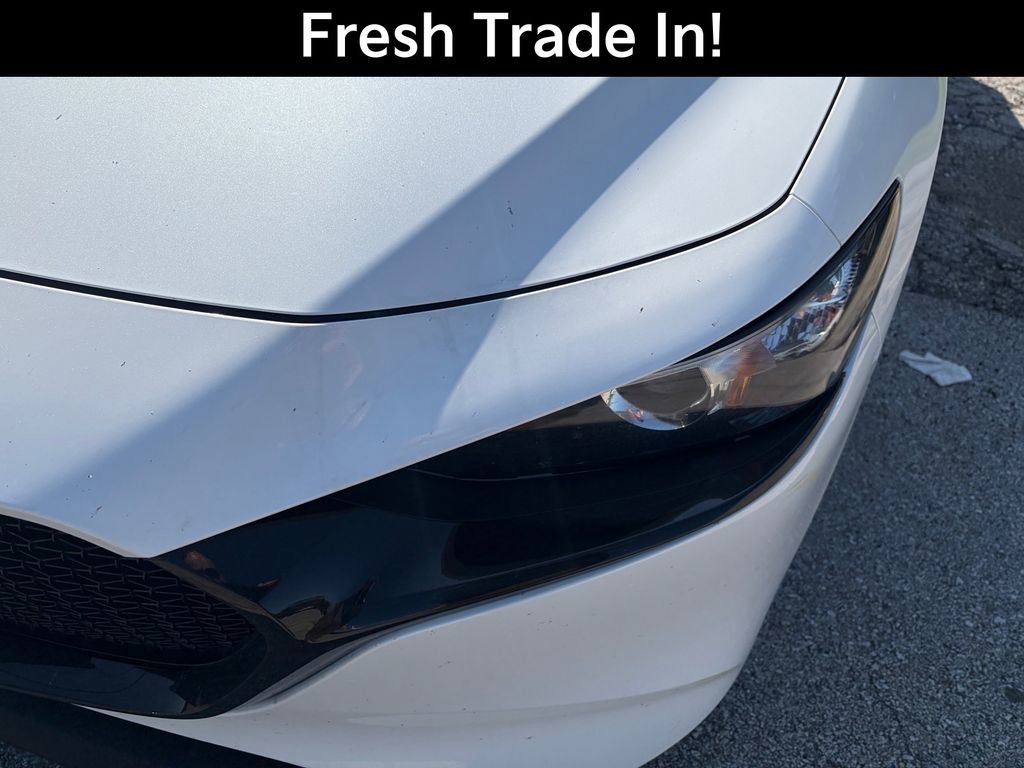 Used 2019 MAZDA MAZDA3 Hatchback FWD image 4