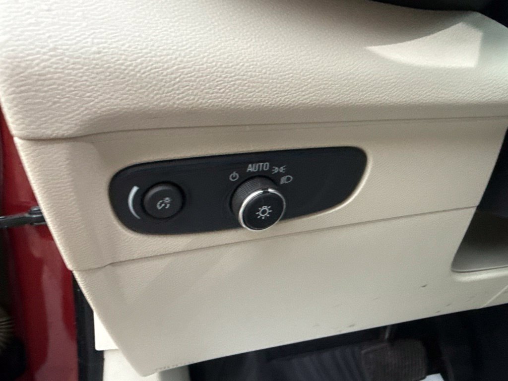 Used 2022 Buick Envision Essence w/ Safety Package AWD/4WD image 22