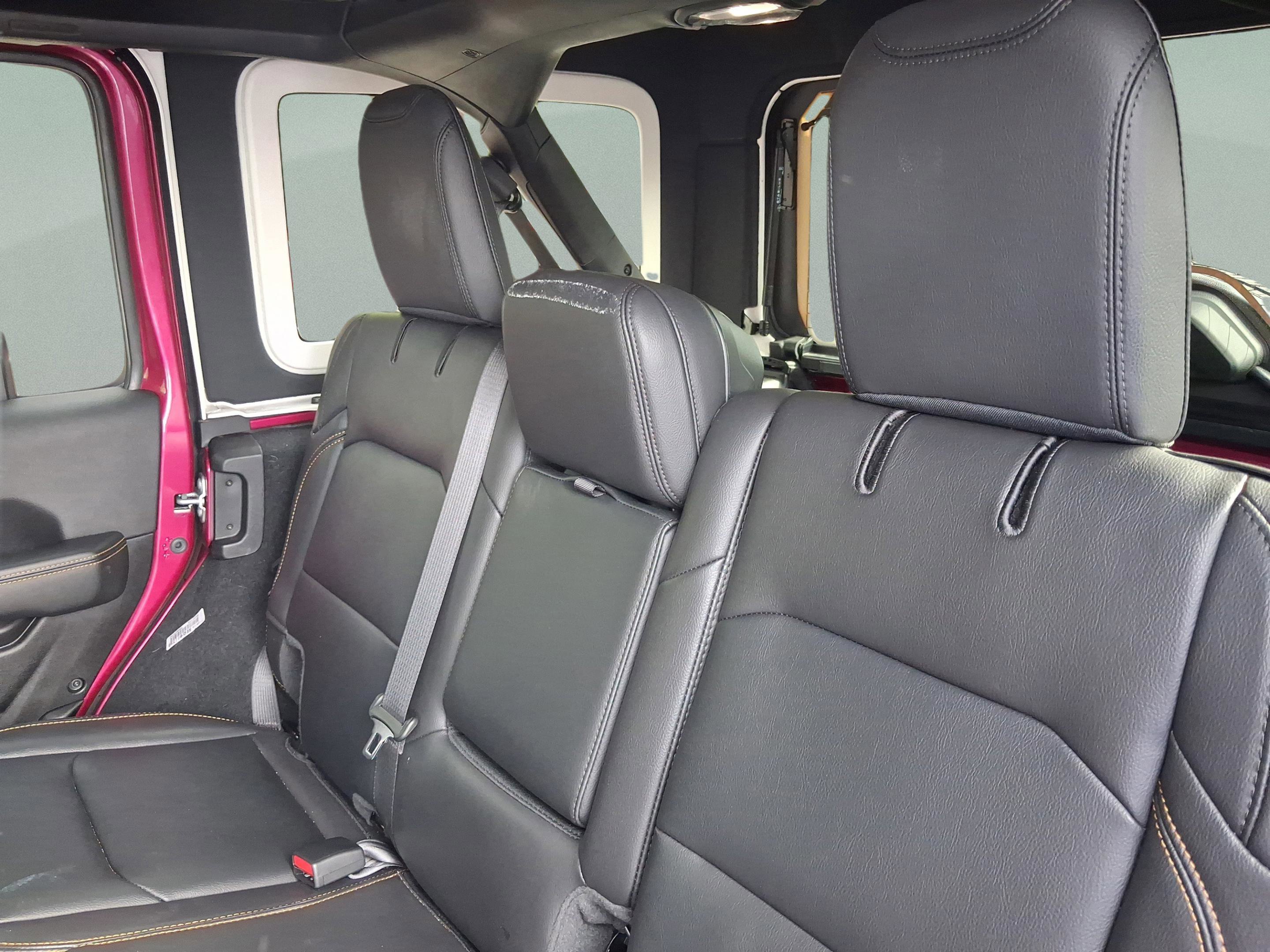 Used 2024 Jeep Wrangler Sahara w/ Technology Group AWD/4WD image 26