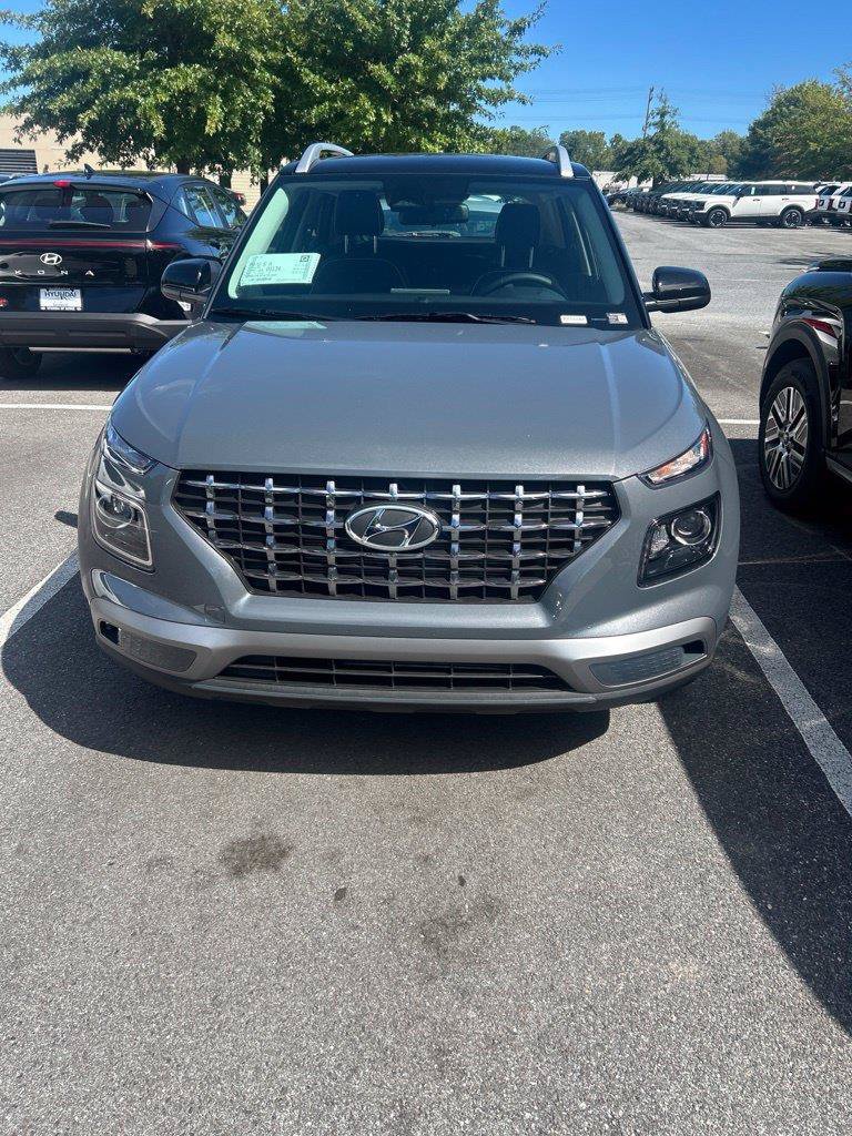 New 2026 Hyundai Venue SEL FWD image 1