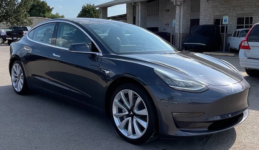 Used 2018 Tesla Model 3 Long Range RWD image 2