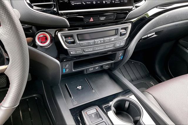 Used 2025 Honda Ridgeline Black Edition image 16