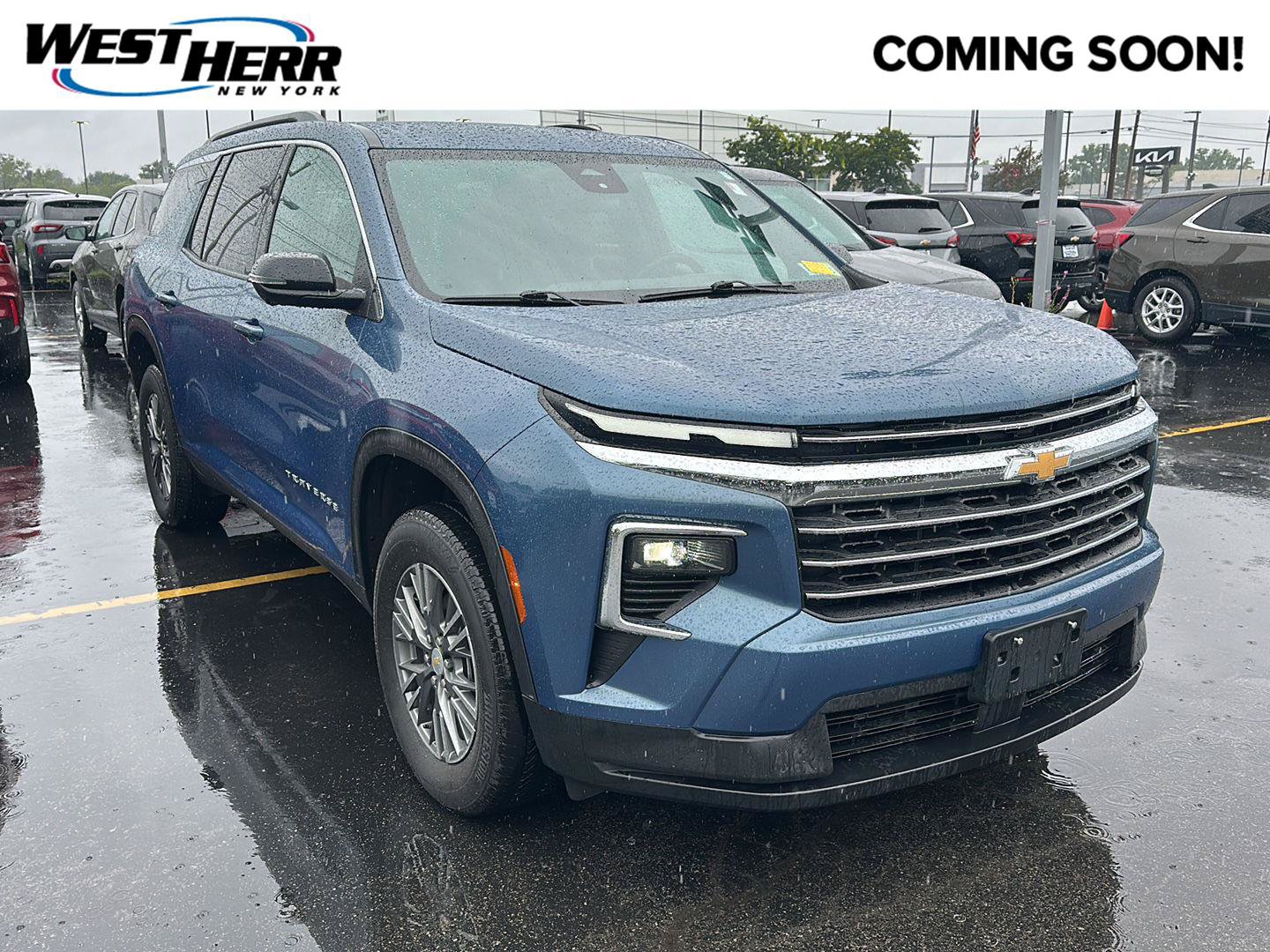 Used 2024 Chevrolet Traverse LT w/ Trailering Package AWD/4WD image 1