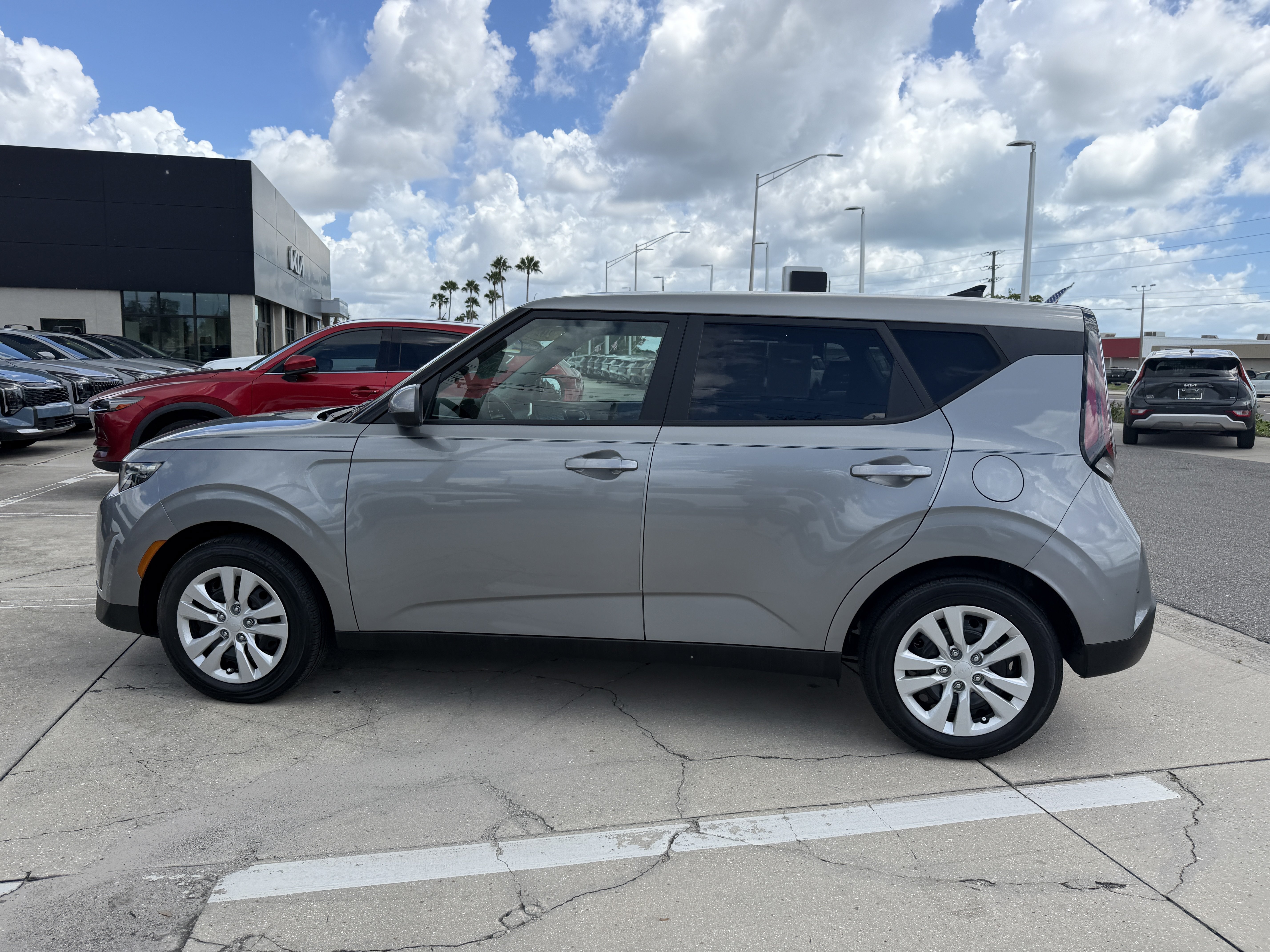 Certified 2023 Kia Soul LX FWD image 7