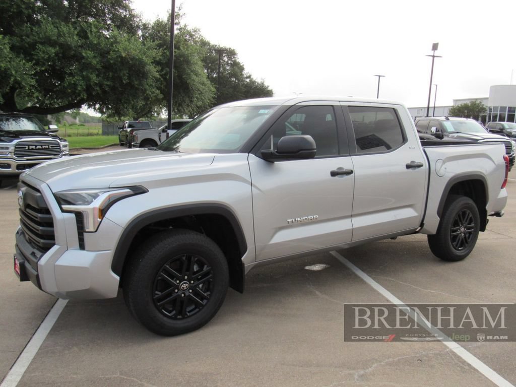 Used 2025 Toyota Tundra SR5 AWD/4WD image 2