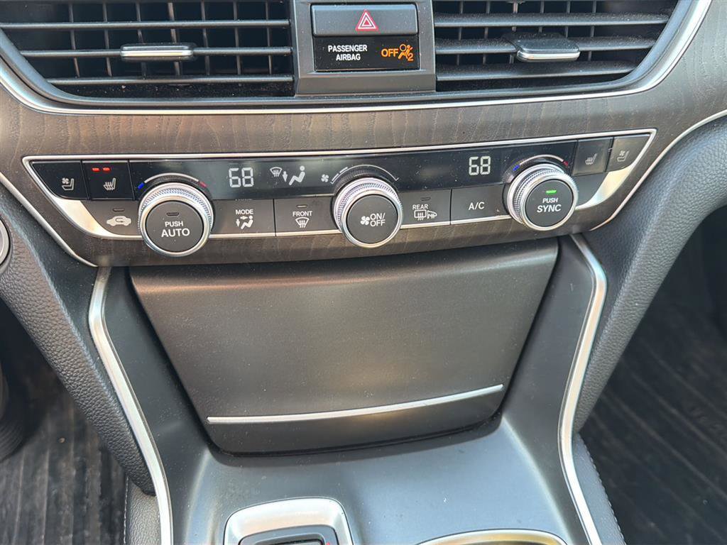 Used 2018 Honda Accord Touring image 9