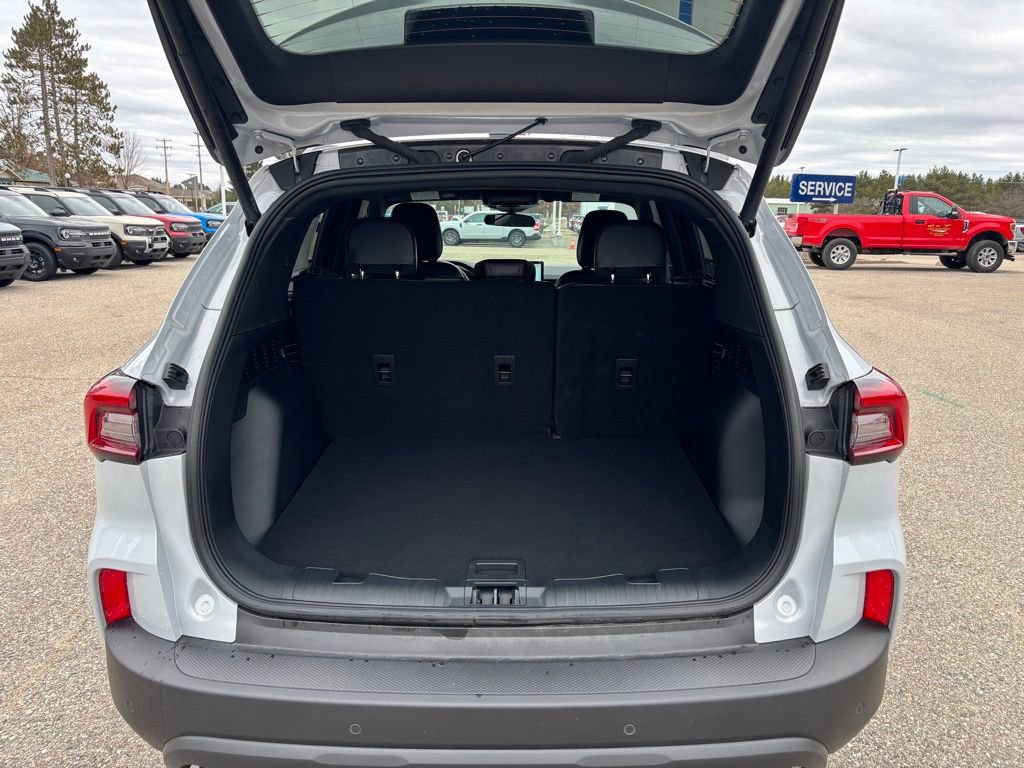 Used 2025 Ford Escape ST-Line w/ Tech Pack #1 image 16