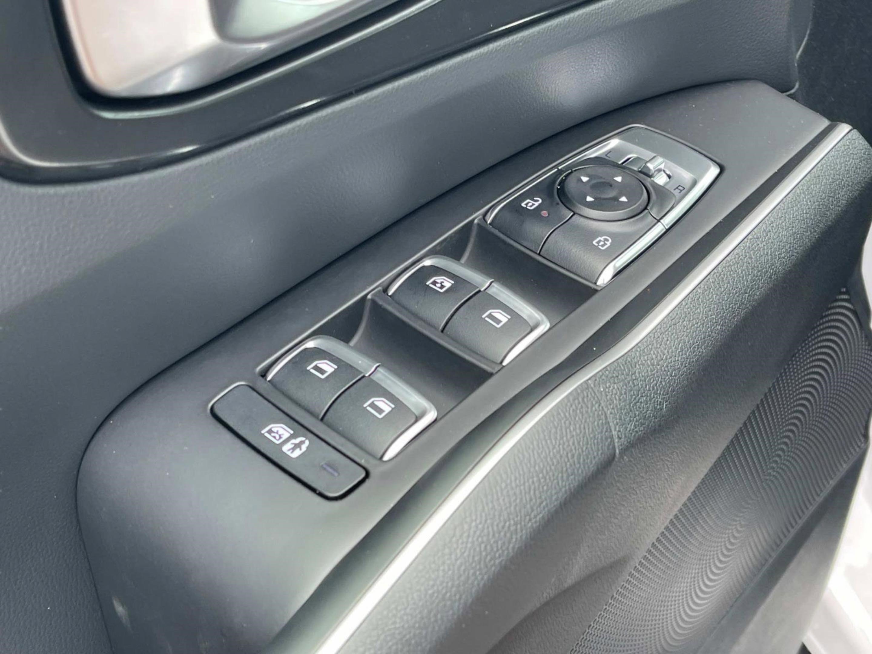 New 2025 Kia Sorento LX image 24