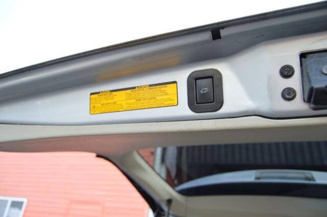 Used 2011 Toyota Sienna XLE w/ XLE Navigation Pkg FWD image 46
